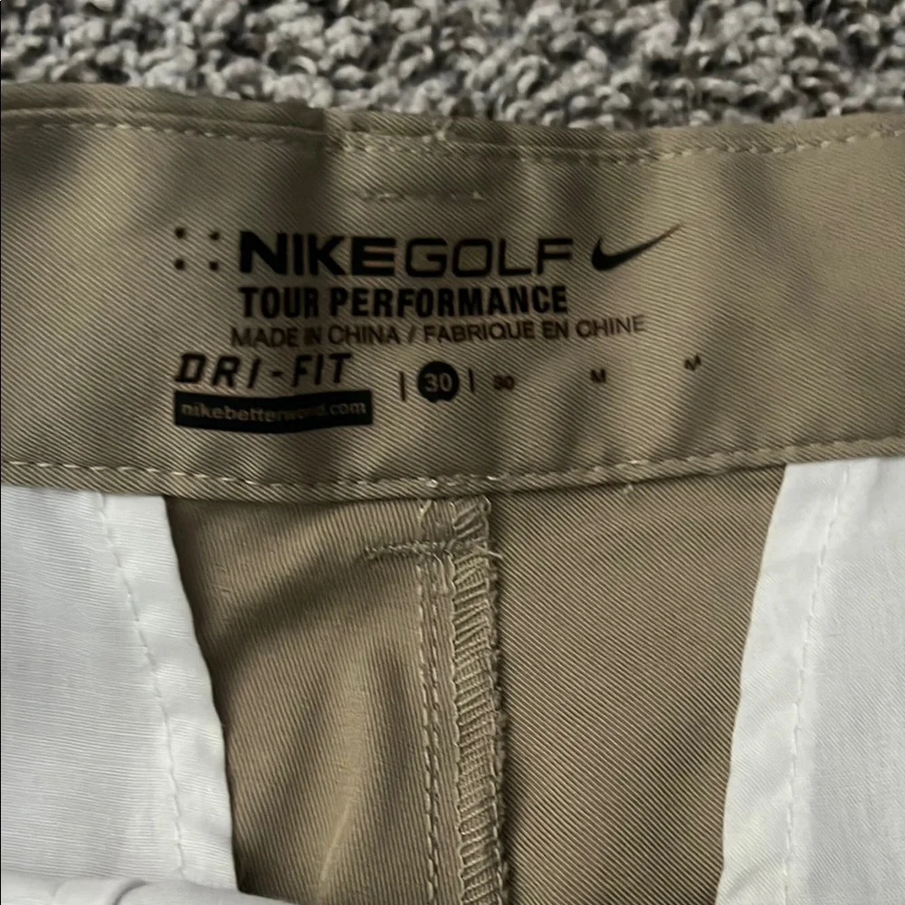 Nike Men's Flat Front Golf Shorts in Khaki
